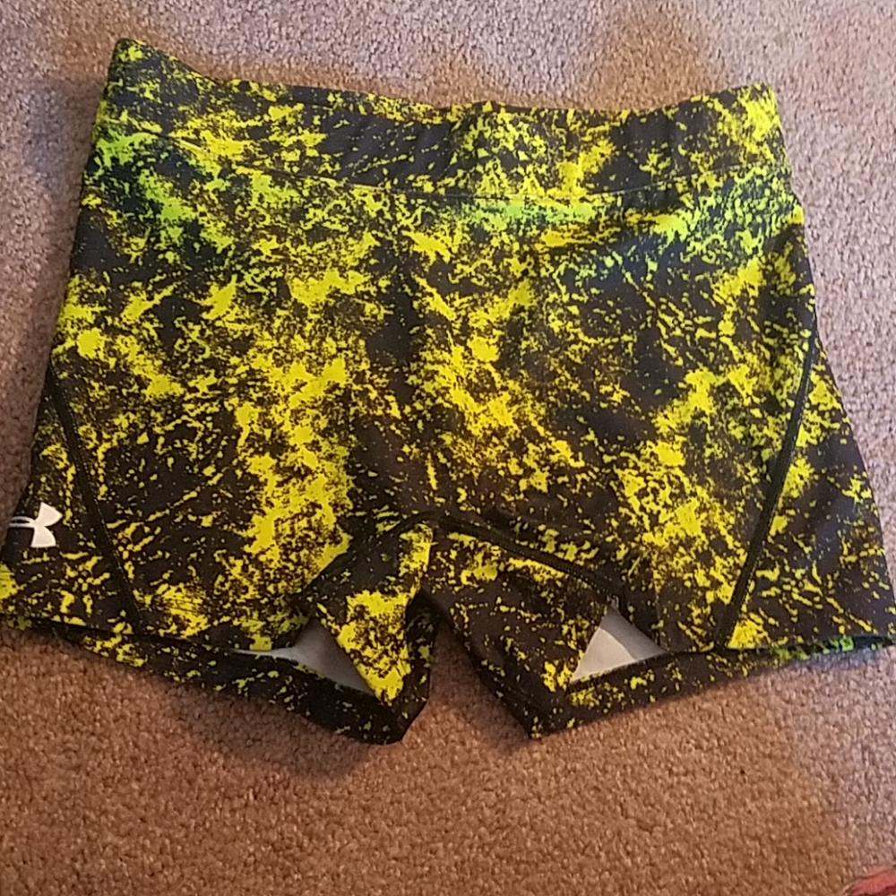 Under armour Ladies Workout Shorts Size Small